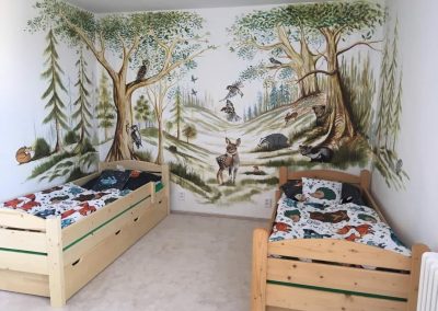Malby v dětském pokoji - stromy a zvířátka